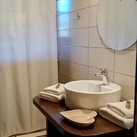 Ξενώνας Λίκνο 2*